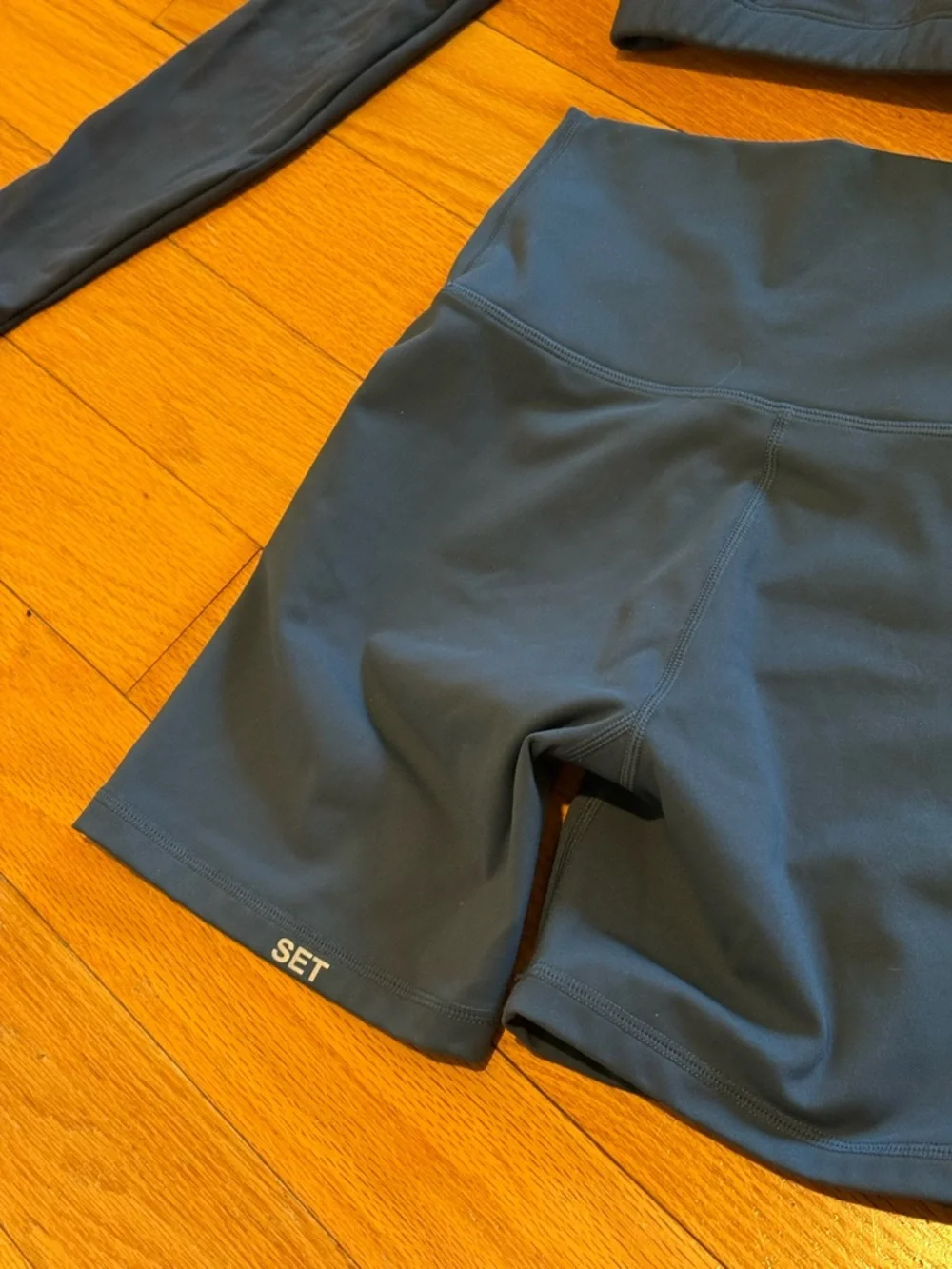 SET Active Blue Lagoon Luxeform Performance Top & Shorts Set - Picture 4 of 7